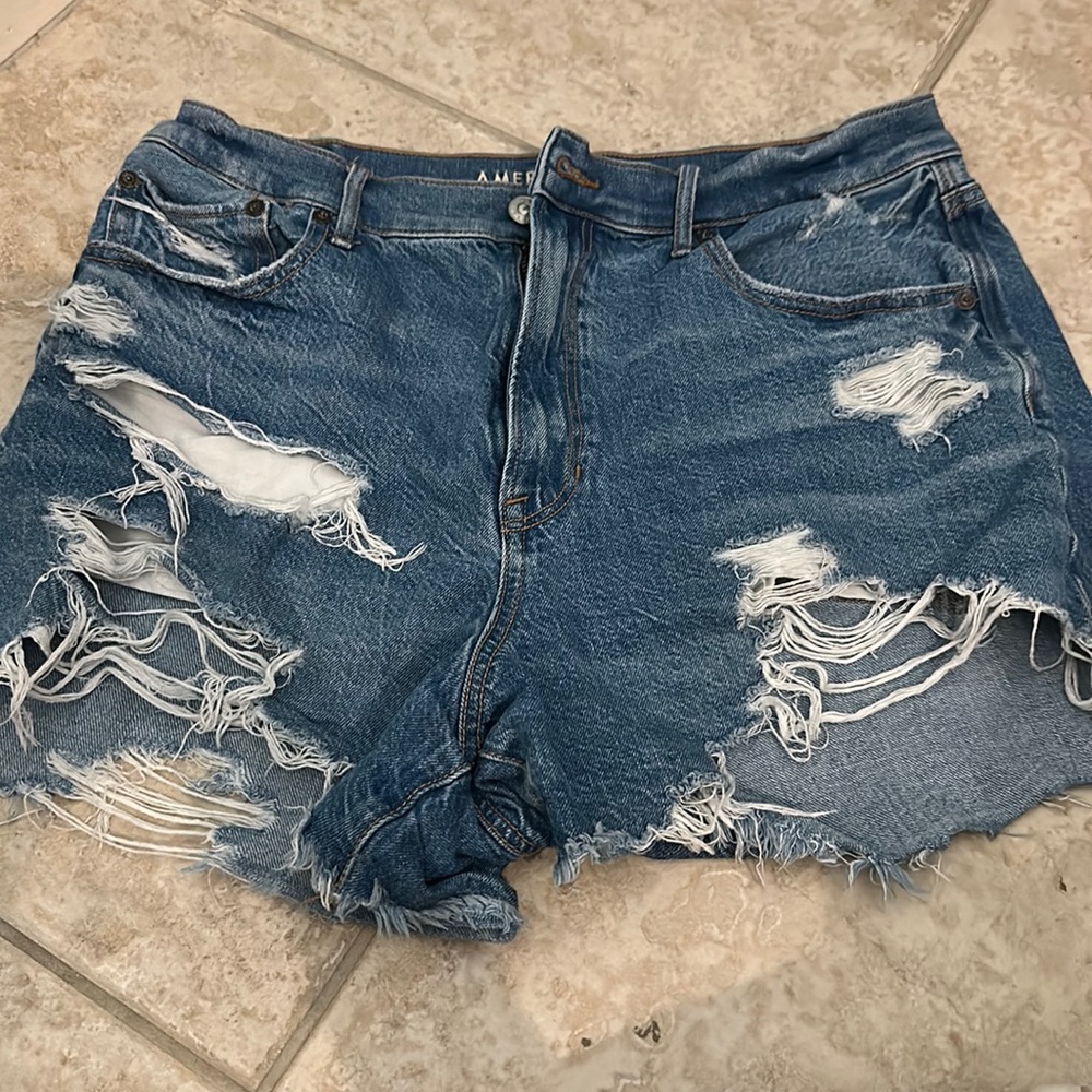 AMERICAN EAGLE Highest Rise 90s Boyfriend Short